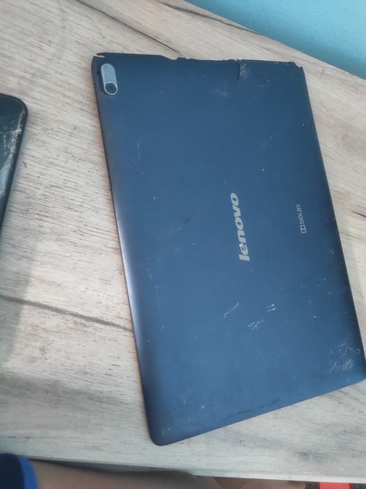 Vând tableta lenovo