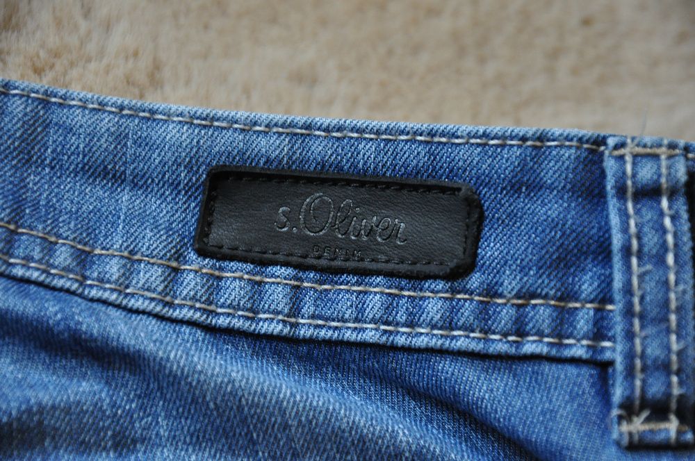 Blugi scurti s.Oliver, marimea M/Gins Denim