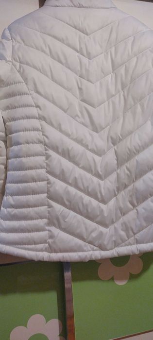 Дамско преходно бяло яке