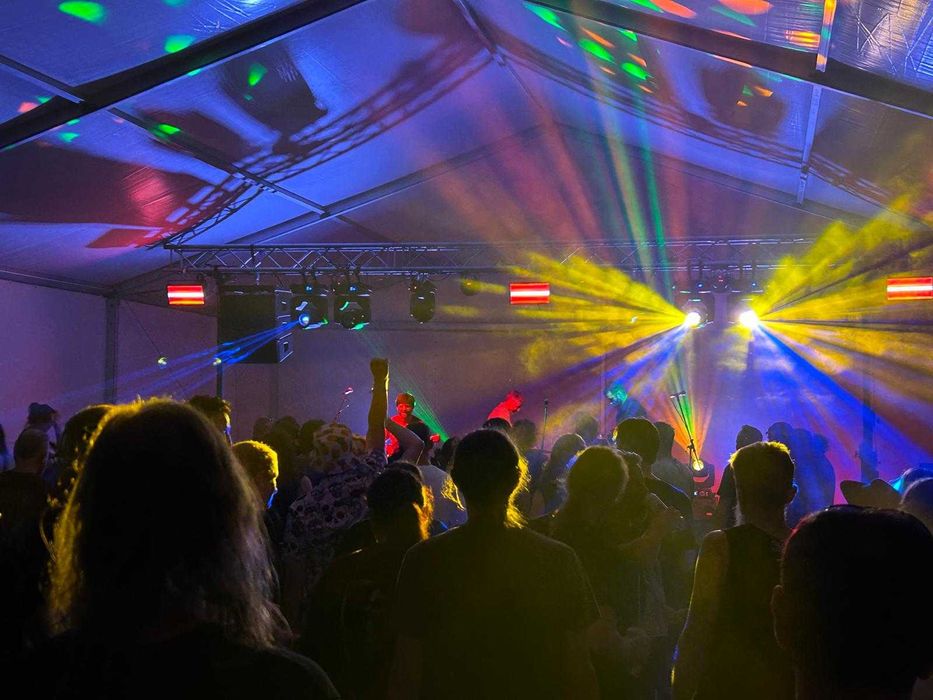 Inchiriez echip audio,lumini,led,scena pentru spectacole,conferinte