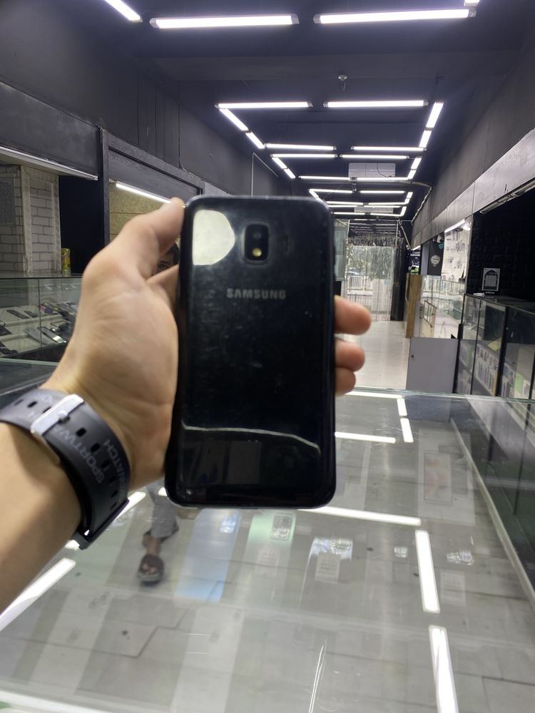 Samsung j2 core Черный
