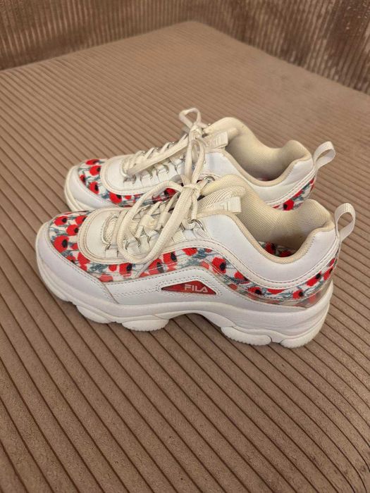 Маратонки с макове Fila