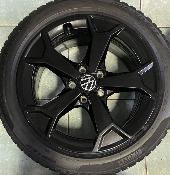 Set jante aliaj R17 VW Golf Passat Jetta 205/50/17 Pirelli iarna