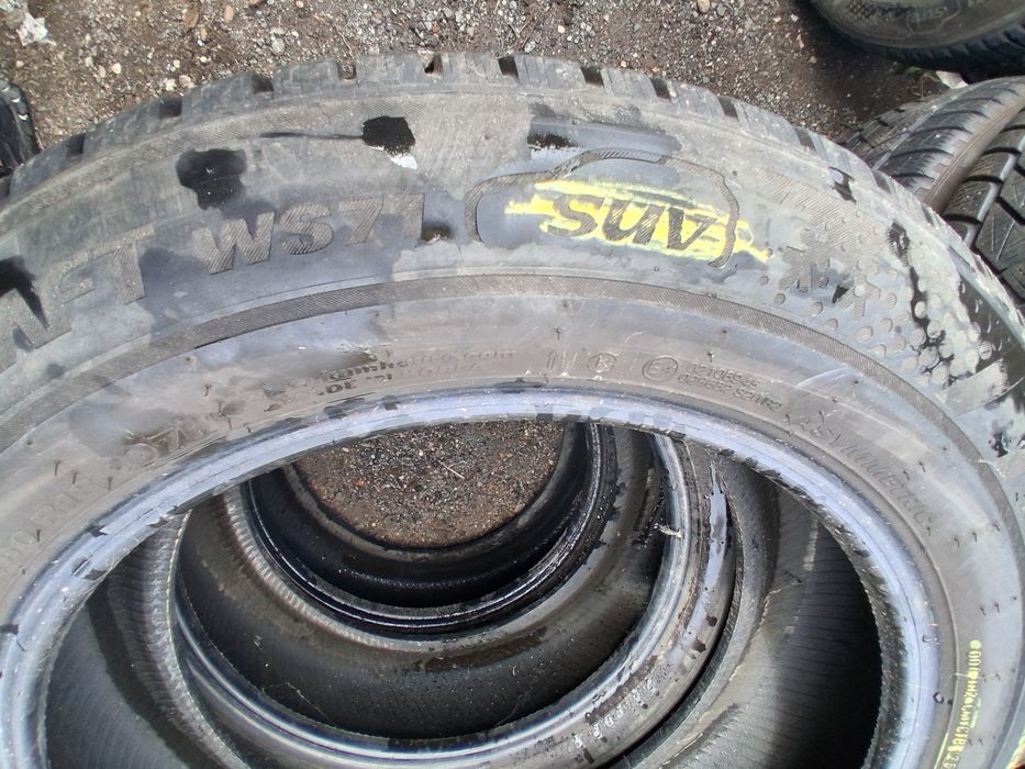 235 60 18 KUMHO 4броя зимни дот 2020г