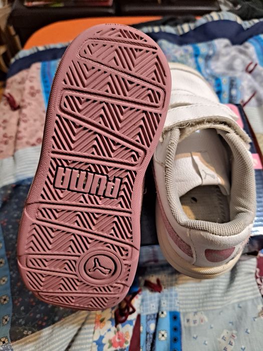 Adidasi puma copii mărimea 26 virsta 5-6 ani.