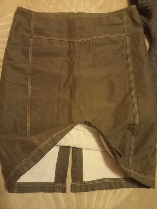 Pulover tricotat gri , fusta denim oliv - mărime 40, pantaloni scurti