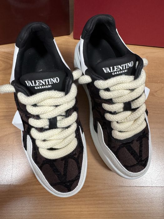 Обувки Valentino