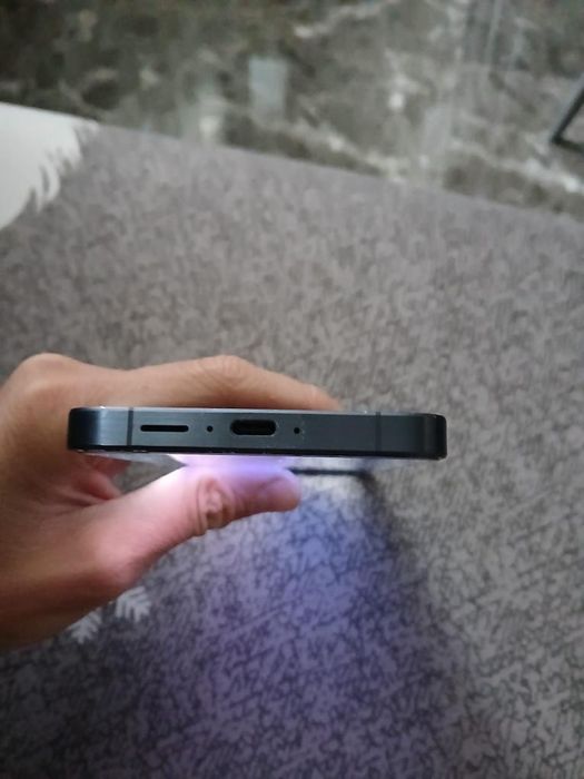 Samsung a55 că nou full box schimb pe iPhone 13 plus difență
