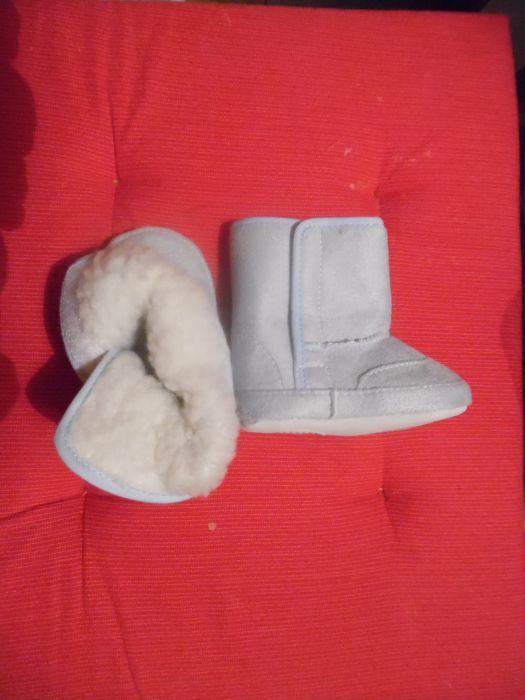 Cizme tip ugg bebe, bleu, roz si rosu, NOI