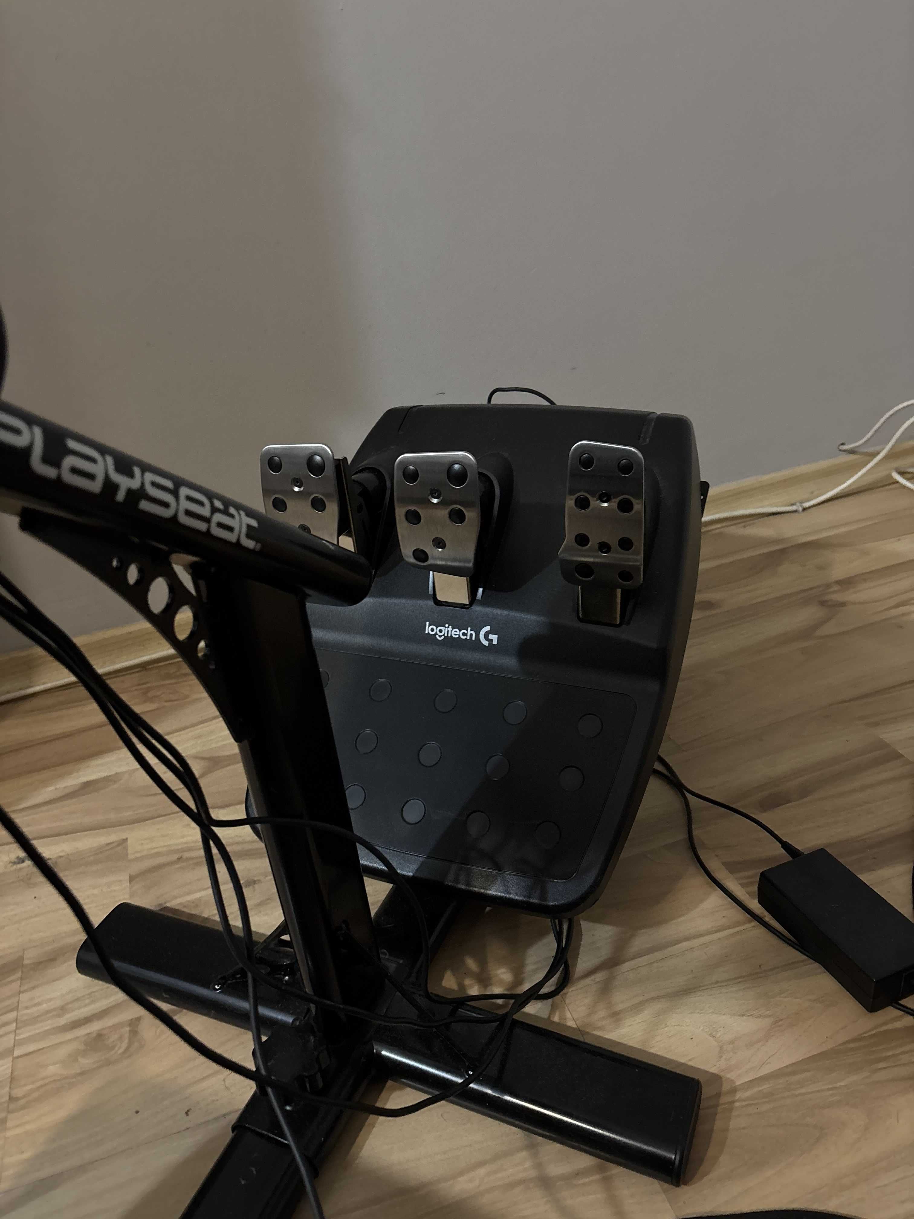 Волан Logitech G29 със стойка Playseat
