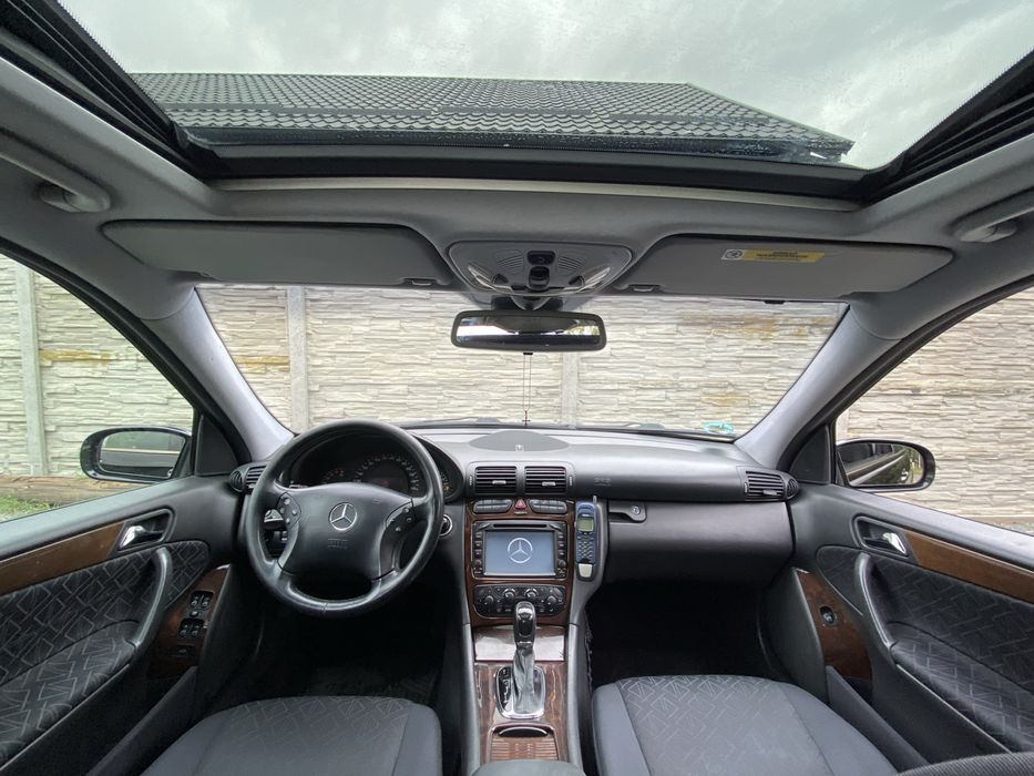 Vând / Schimb Mercedes C-Class 220 CDI (2004)