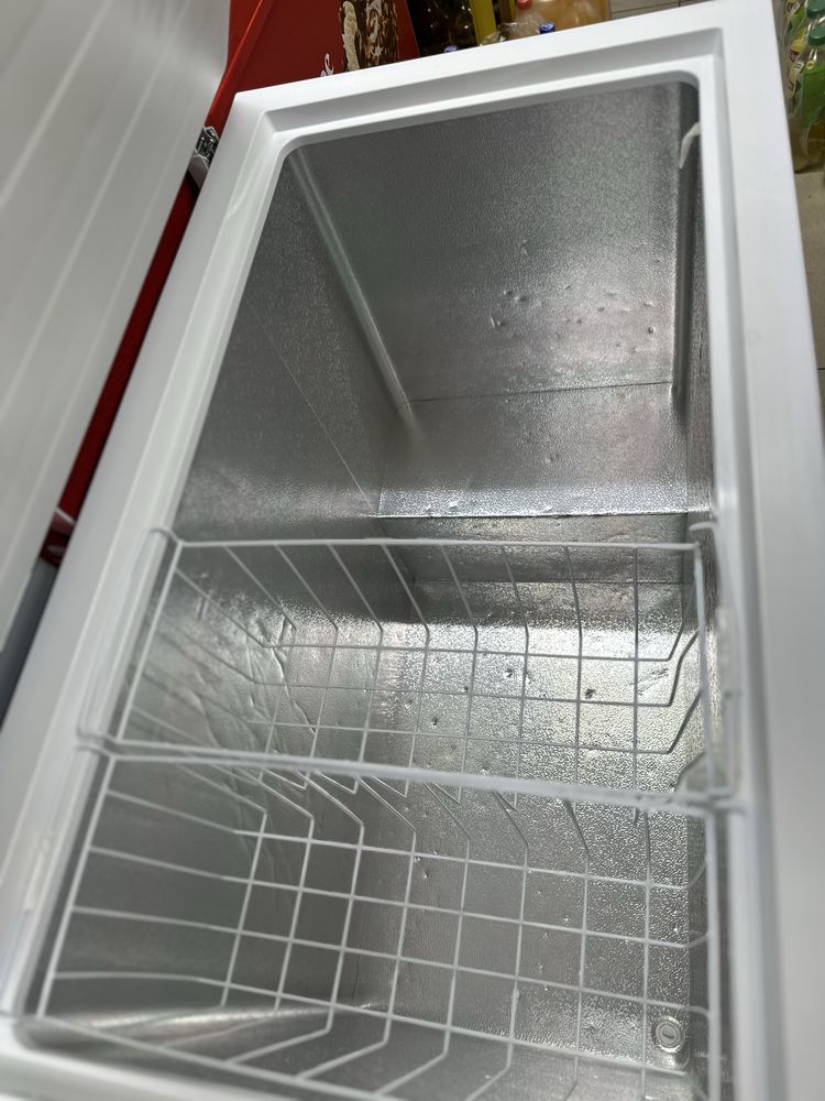 Продам морозильную камеру