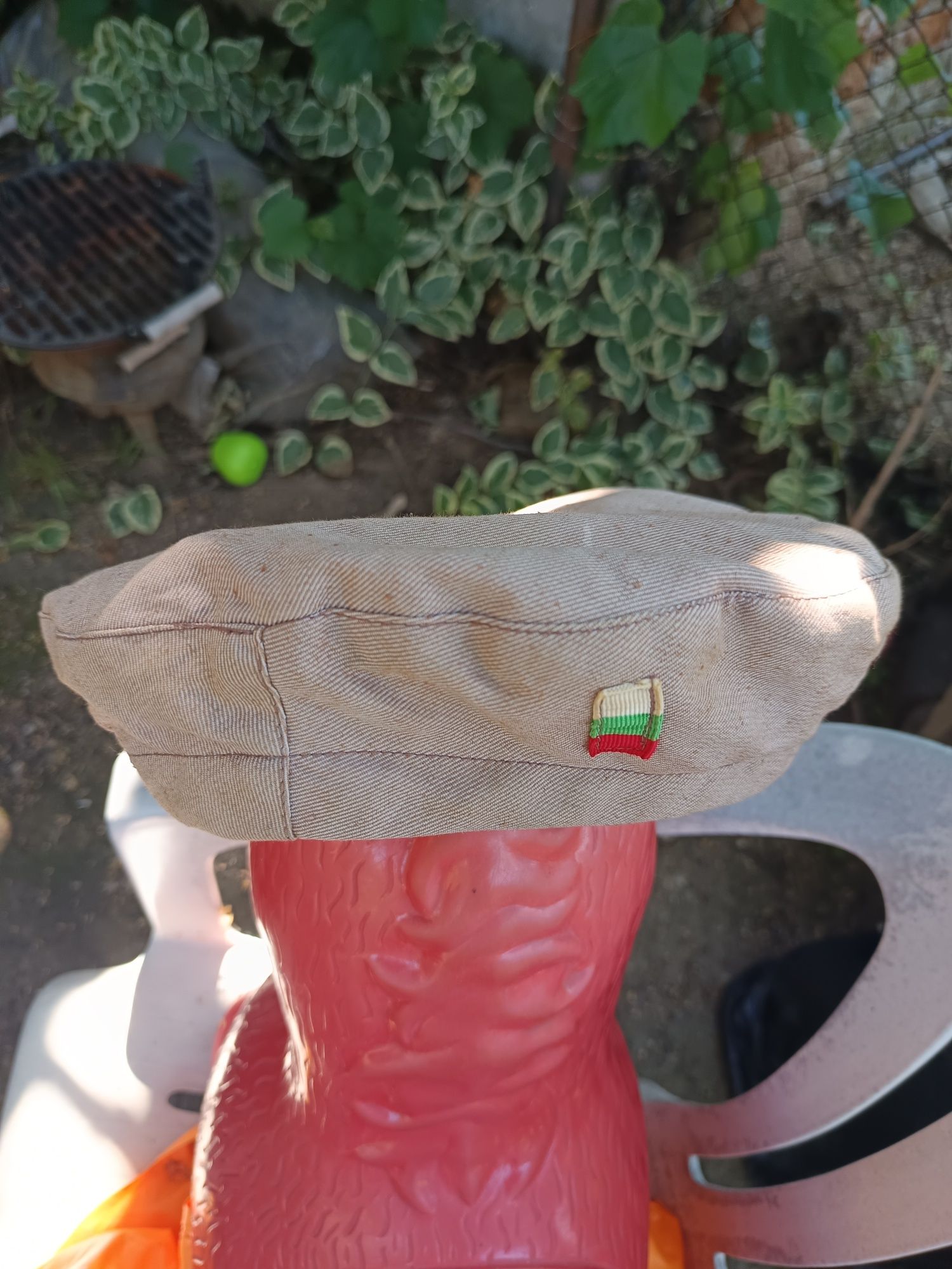 Стара шапка барета СВ и пагони