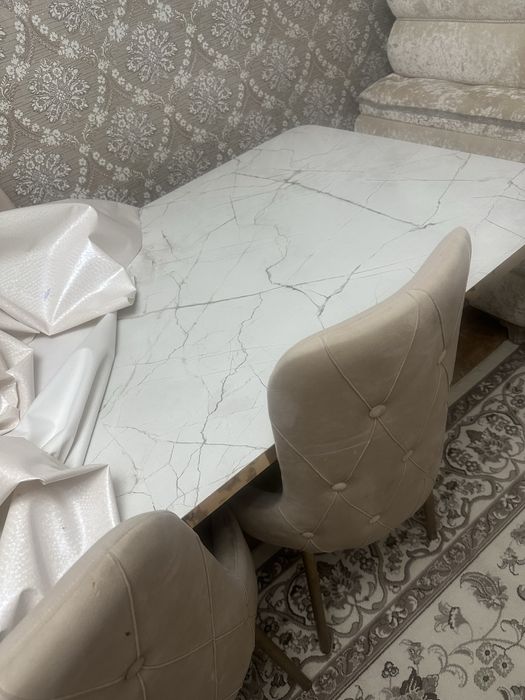 Стол 1.8м и стулья