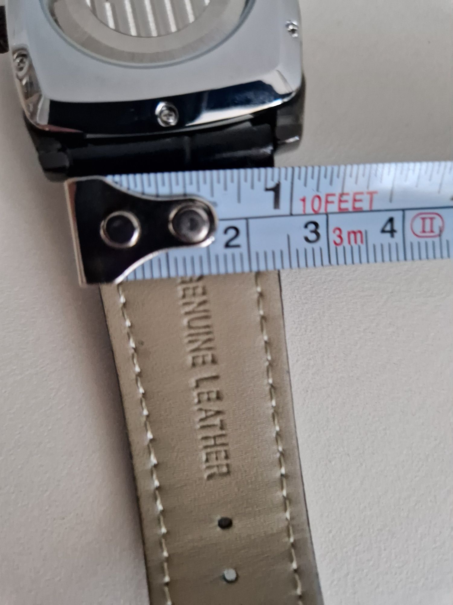 Ceas automatic negru cu bratara neagra de piele