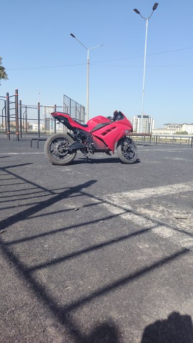 Mototsikl 3500w, zaryadlanish vaqti 6-7 h,tezlik 100gacha.masofa 60-80