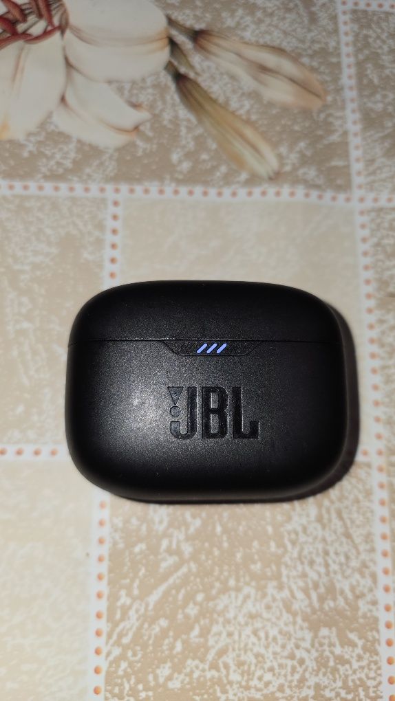 Слушалки JBL TUNE 130NC