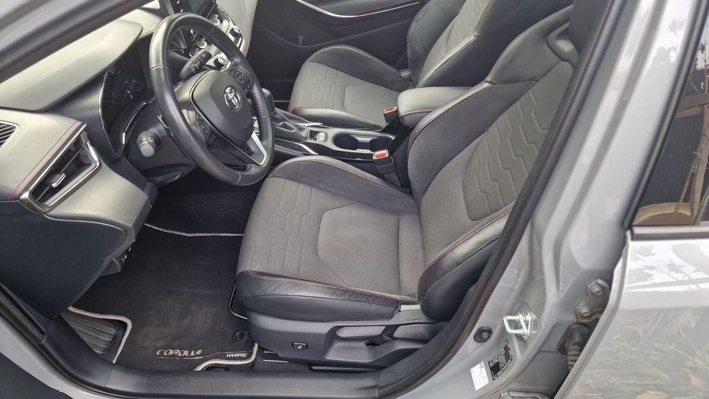 Toyota corolla 2.0 hibrid premium prețul include TVA deductibil