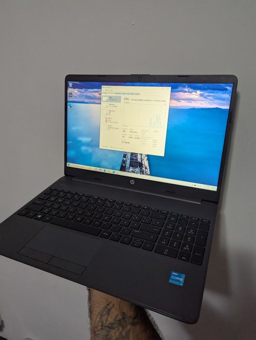 Laptop HP ca Nou  generatia 11