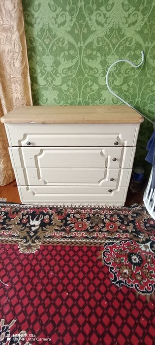 Мебель сотилади састаяняси яхши 1 миллионга бераман