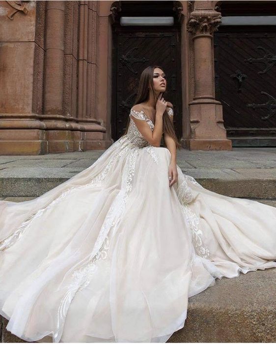 Rochie mireasa Eva Lendel model Cameron alba