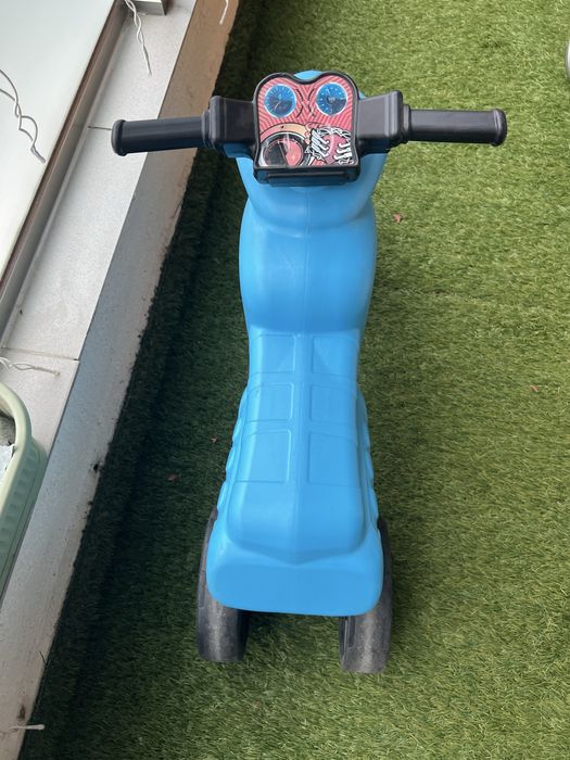 Vand tractor cu pedale + tricicleta