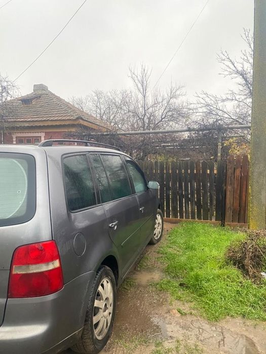 Vând Volskwagen Touran