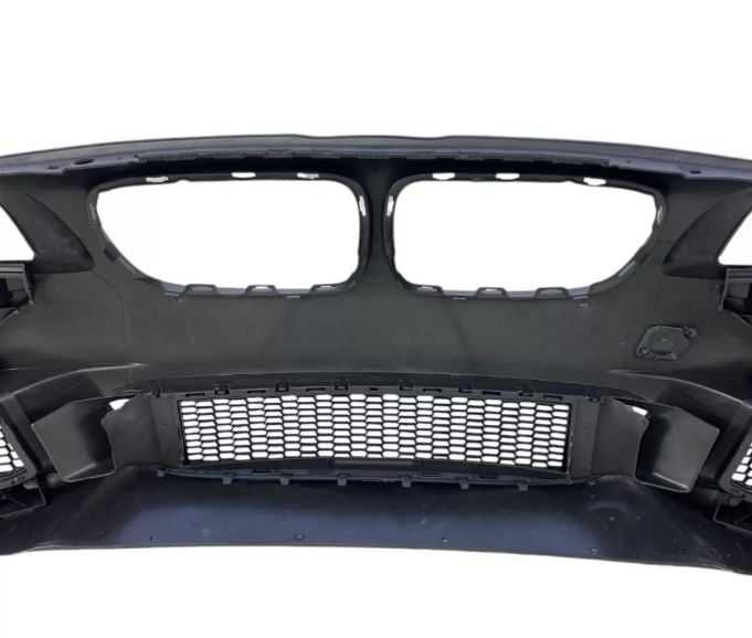 Боди кит за BMW F10 2010г-2017г M-Tech стил с отвори за парктроник