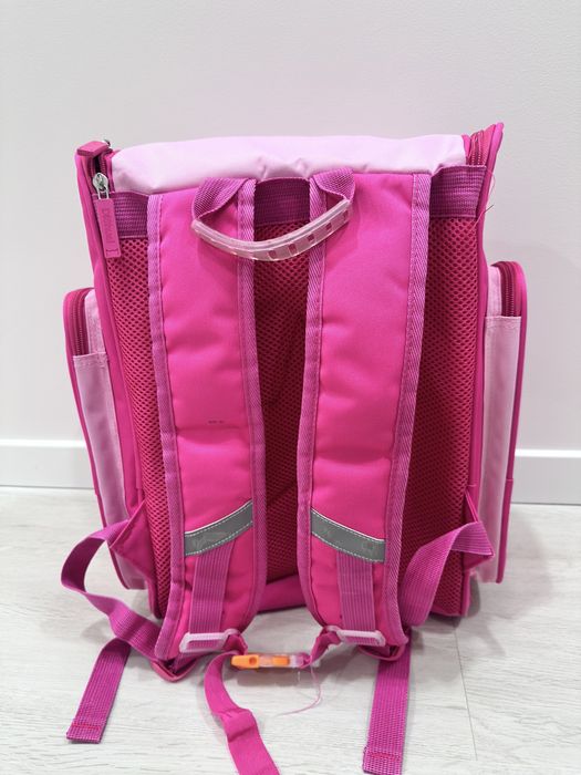 Продается школьный рюкзак