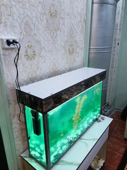 Аквариум сотилади баликчалари Билан 9 та балик размер акварум 90х50х20