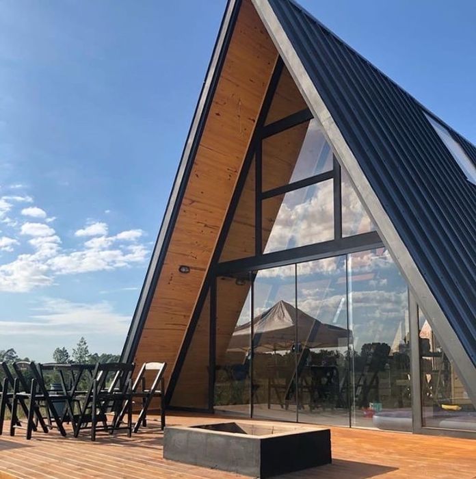 Vand cabane din lemn la gata