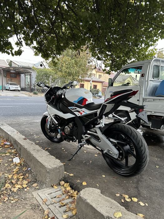 Mototsikl avto BMW