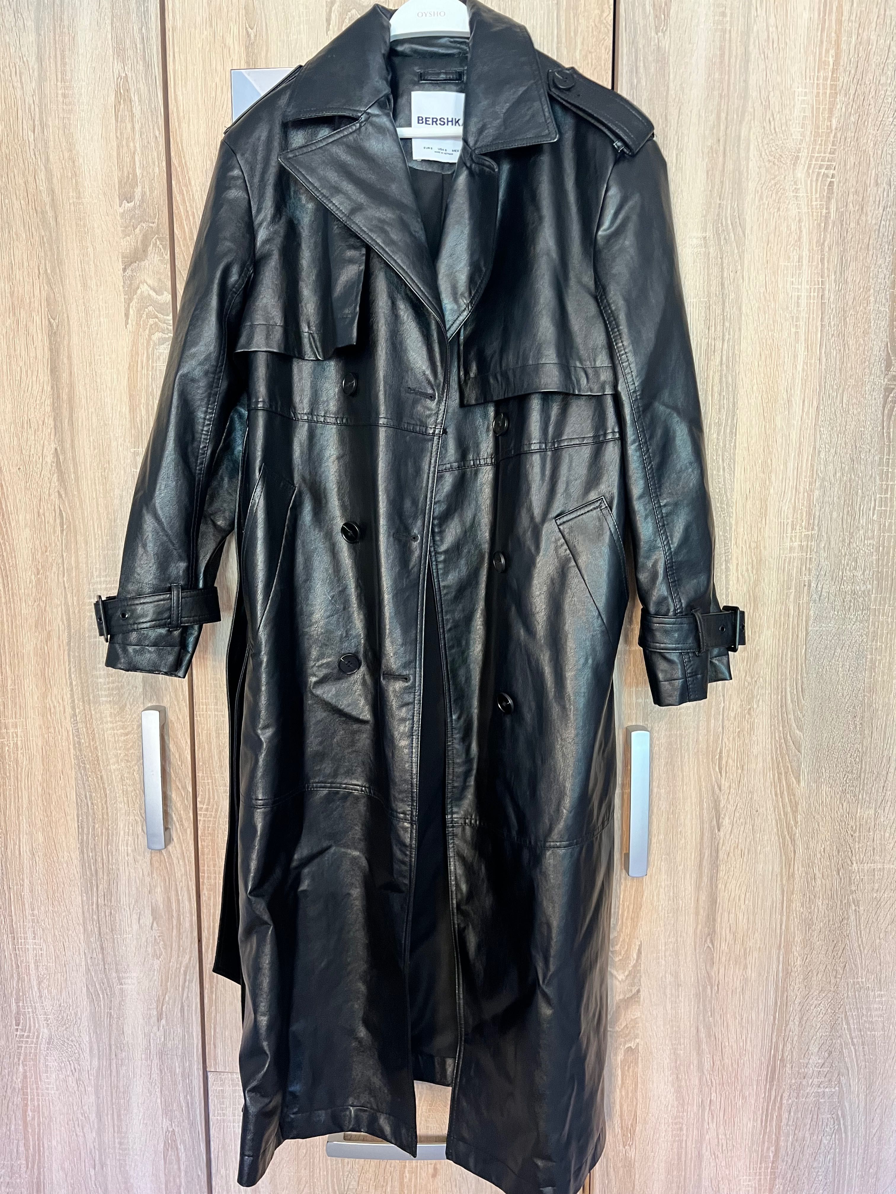 Кожен шлифер/палто Bershka
