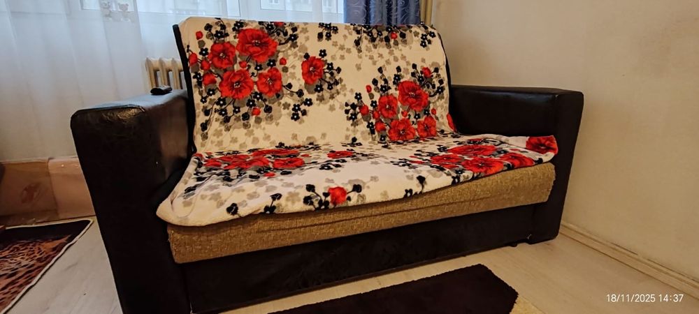 Vând canapea stofă!!