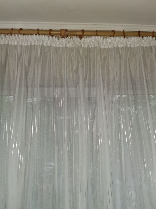 Vând perdea ,model foarte frumos