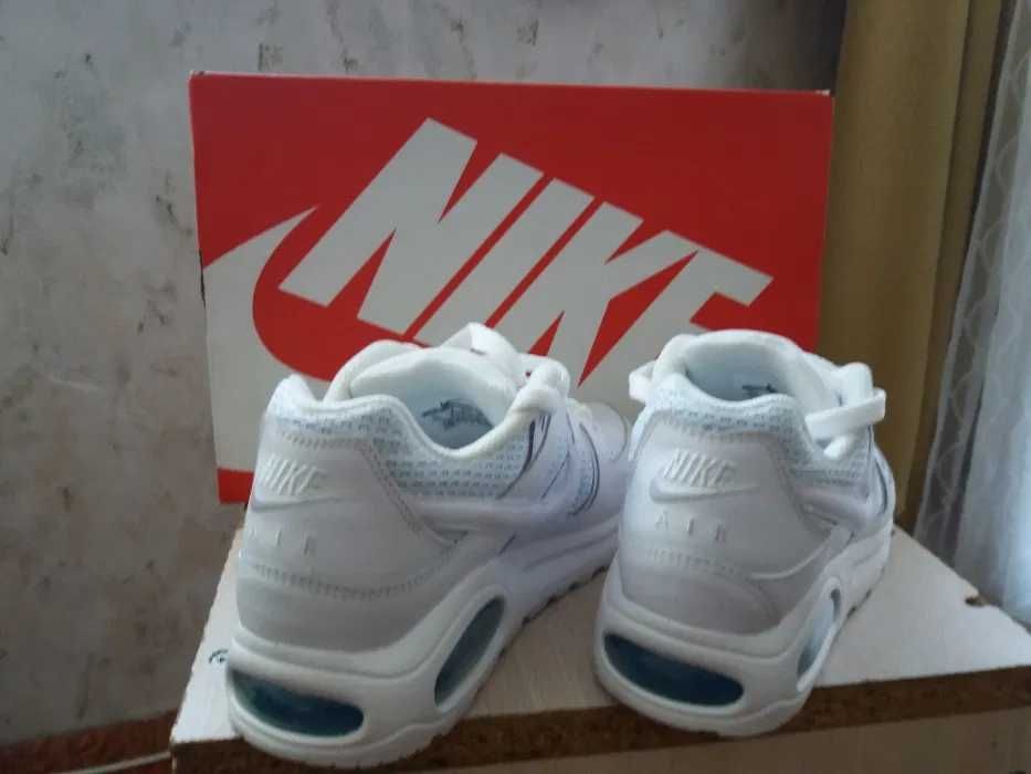 Маратонки-Nike нови-оригинални