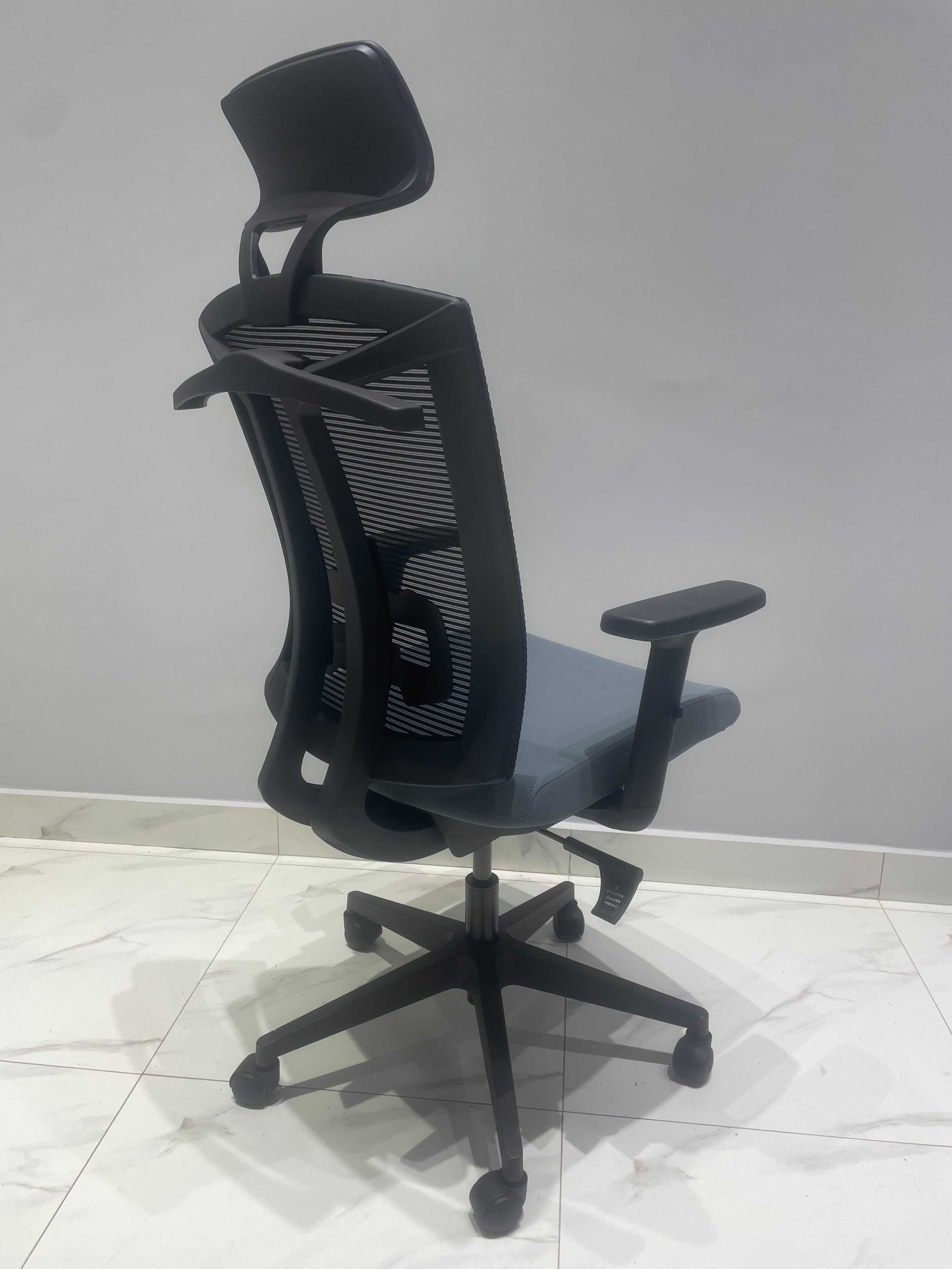Офисное кресло модель Арано ARANO 6206A-2 серый