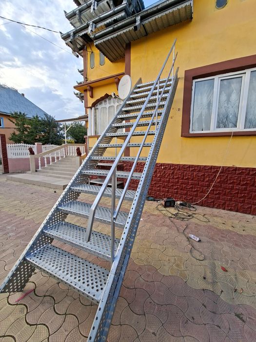 Confectionam scarii metalice zincate exterioare și pentru incendii , p