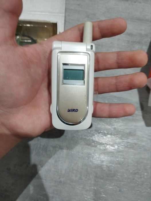 Коллекционный телефон раскладушка работает за границей пришел из США