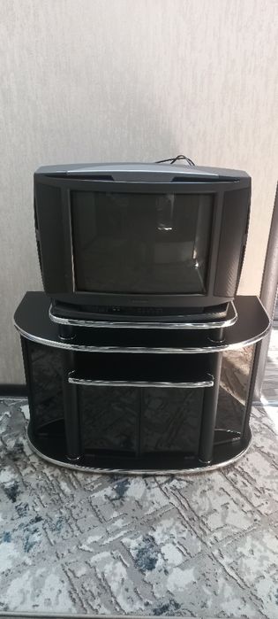 Телевизор Panasonic + тумба б/у