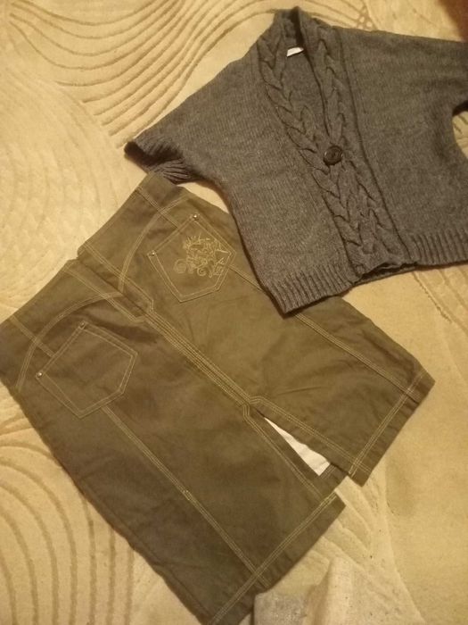 Pulover tricotat gri , fusta denim oliv - mărime 40, pantaloni scurti