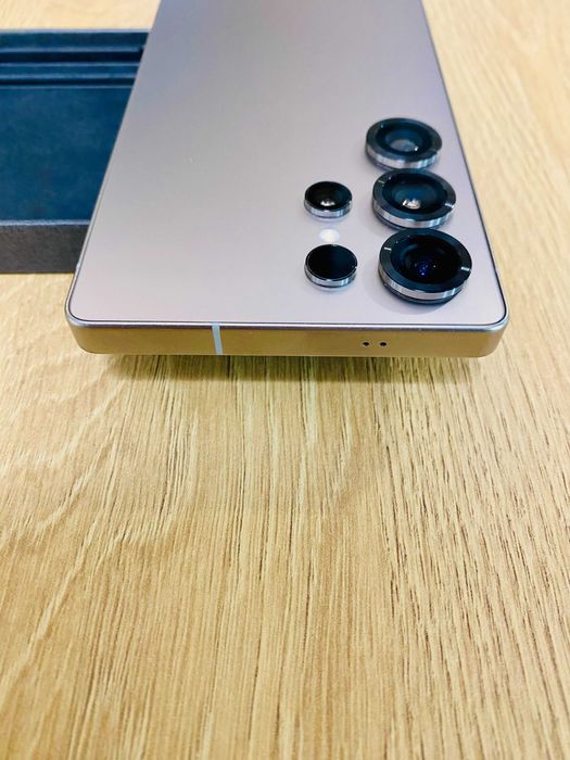 НОВ !!! Samsung Galaxy S25 Ultra, 12GB RAM, 256GB, 5G, Titanium Gray