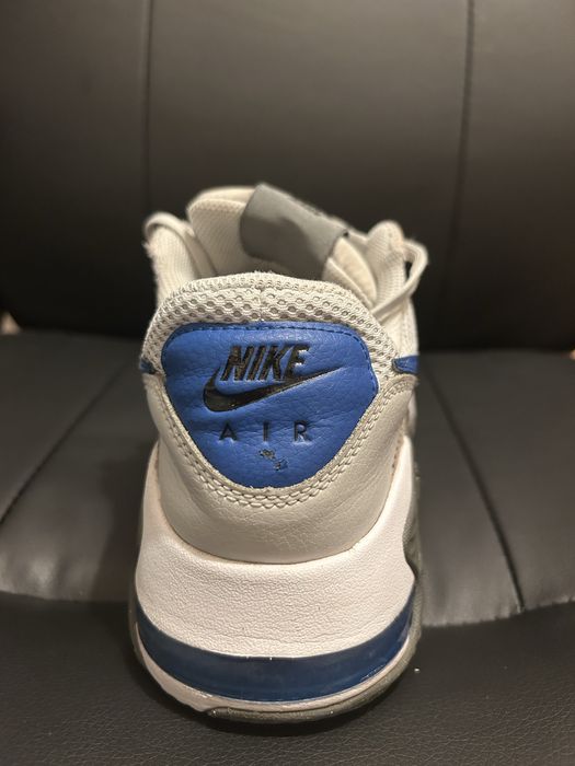 Vând Nike Air Max – purtați puțin, stare excelentă