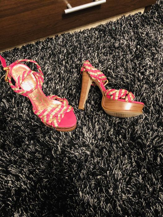 Sandale noi fara eticheta Colcci ..