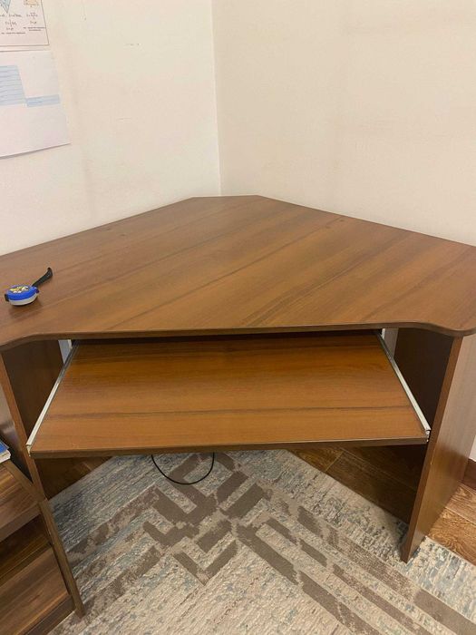 Угловой стол, компьютерный стол