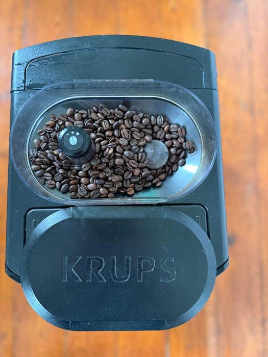 Espressor Automat Krups EA8108 – 1450W, Negru - încă în garantie