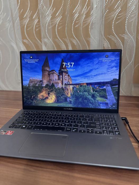 ASUS VivoBook 15 (X512D)