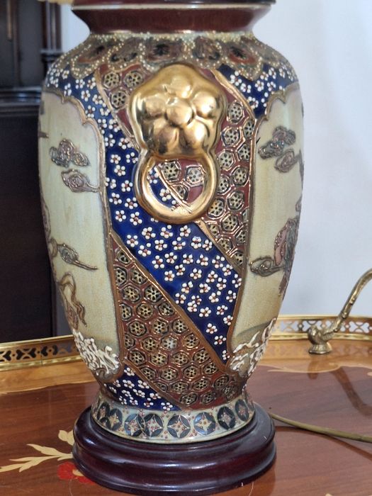 Огромна китайска настолна лампа