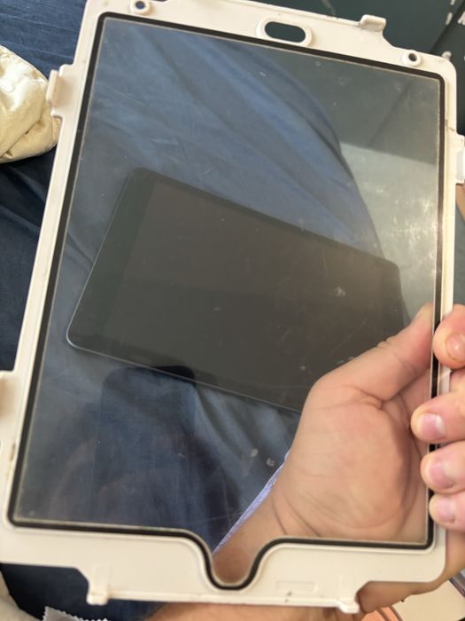 Apple iPad 8th Gen A2270 32 Gb Wi-Fi