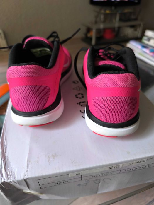 Дамски маратонки Nike